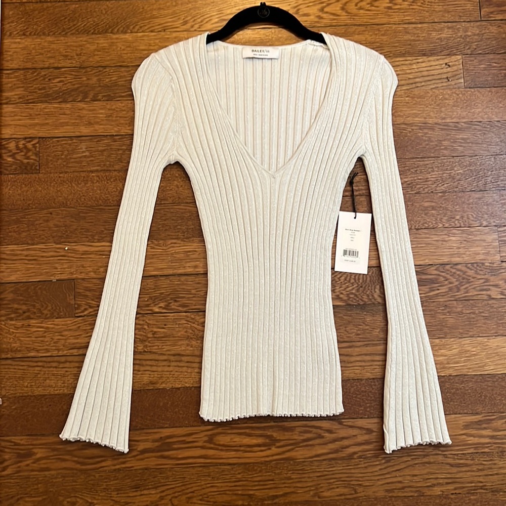 BAILEY/44** Silver Ribbed Sweater Sm NWT